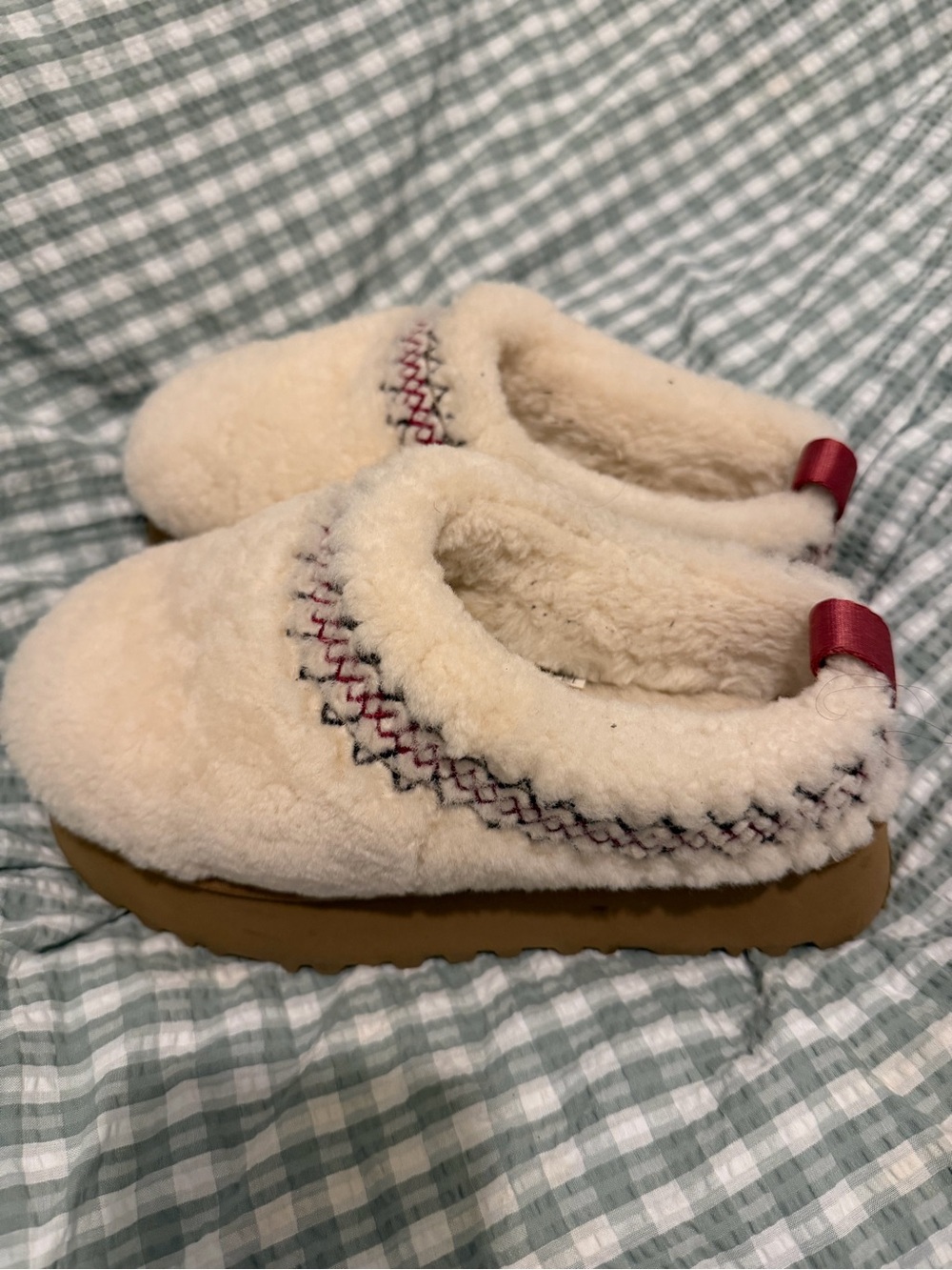 Amazon Cream Plush Slip-On Cozy Slippers with Maroon Accents